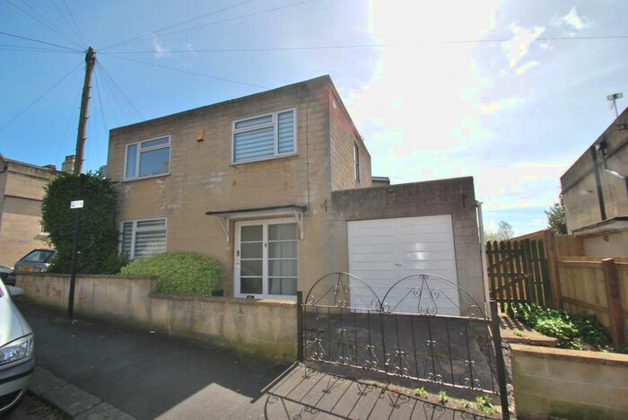 3 Bedroom Property To Rent In St. James's Park, Bath, BA1
