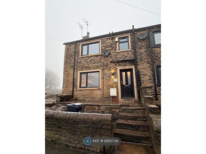 3 Bedroom End Of Terrace House To Rent In Wade House Road, Halifax, HX3
