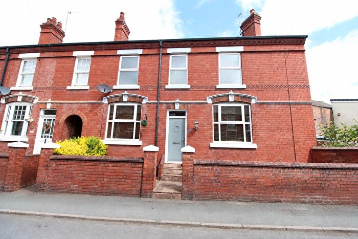 3 Bedroom End Of Terrace House For Sale In Platts Crescent, Stourbridge, DY8