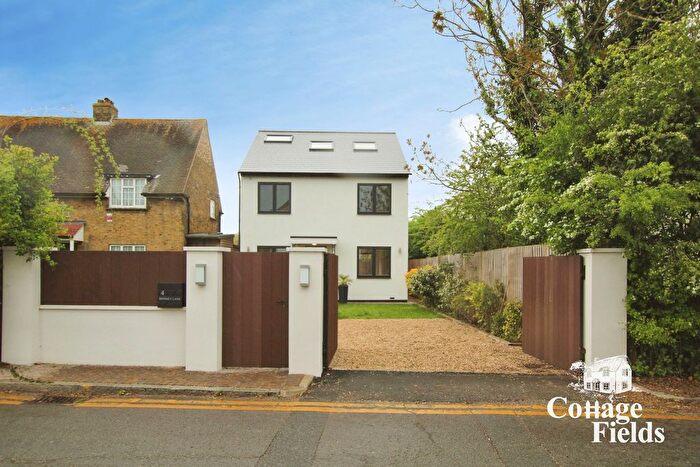 5 Bedroom Detached House For Sale In Donkey Lane, Enfield, EN1