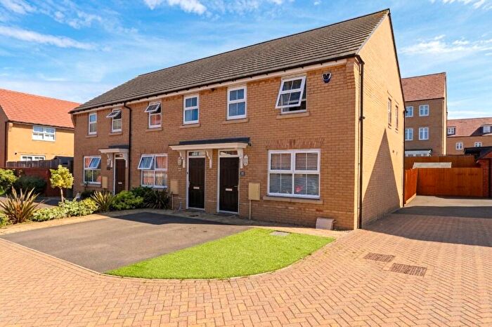 3 Bedroom End Of Terrace House For Sale In Fitz Hugh Crescent, Eagle Farm South, Milton Keynes, Buckinghamshire, MK17
