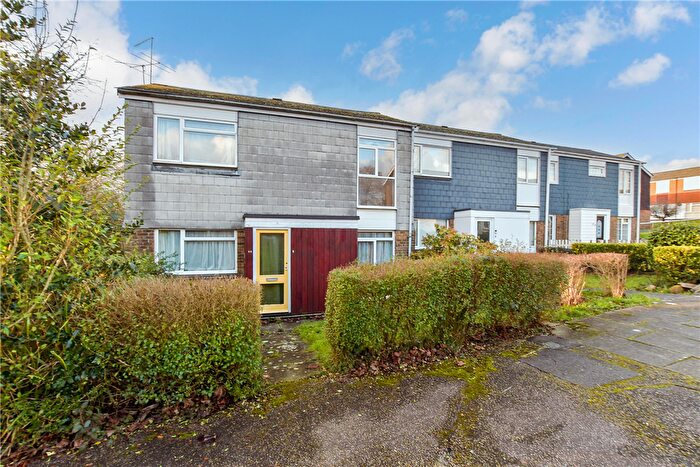 3 Bedroom End Of Terrace House For Sale In Darleydale, Crawley, West Sussex, RH11