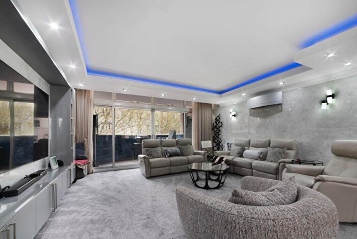 4 Bedroom Apartment For Sale In Park Road, Regent’s Park, London, NW1