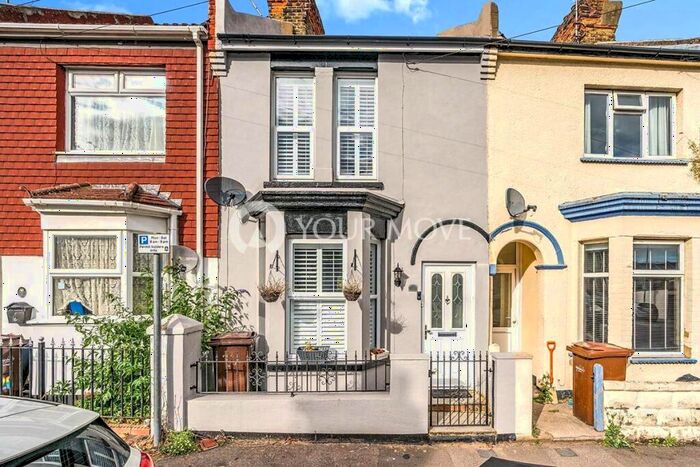 1 Bedroom Terraced House To Rent In Windsor Road, Gillingham, Kent, ME7