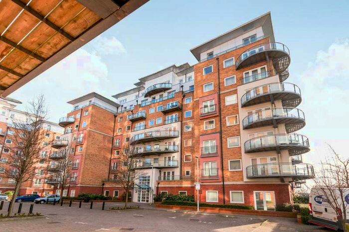 2 Bedroom Flat To Rent In Winterthur Way, RG21