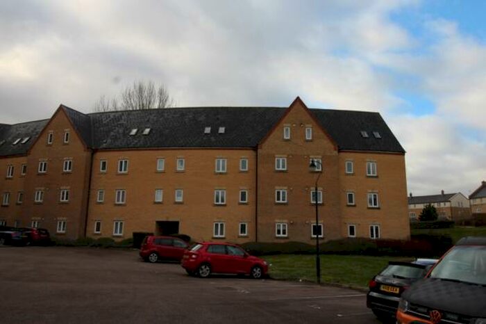 2 Bedroom Apartment To Rent In Brookview, Grange Park, NN4
