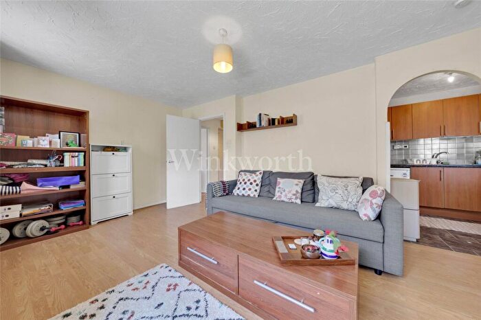 1 Bedroom Apartment To Rent In Woodvale Way, London, NW11