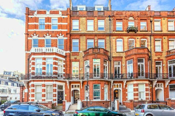 2 Bedroom Flat To Rent In Bramham Gardens, London, SW5