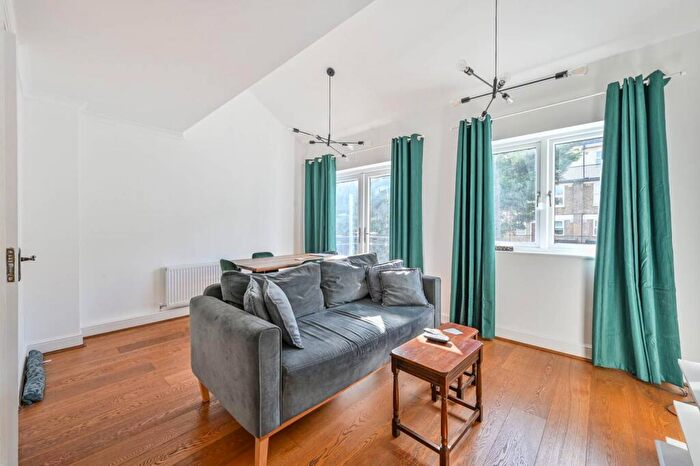 2 Bedroom House To Rent In Benson Quay, Wapping, London, E1W