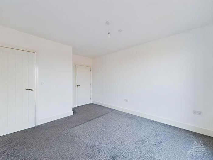 2 Bedroom Apartment To Rent In Winstar Drive, South Ockendon, RM15