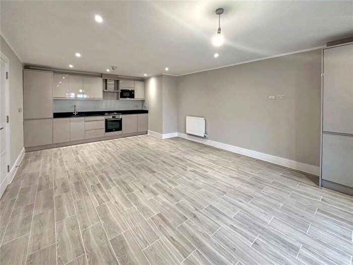 1 Bedroom Apartment To Rent In Reddington Drive, Slough, Buckinghamshire, SL3