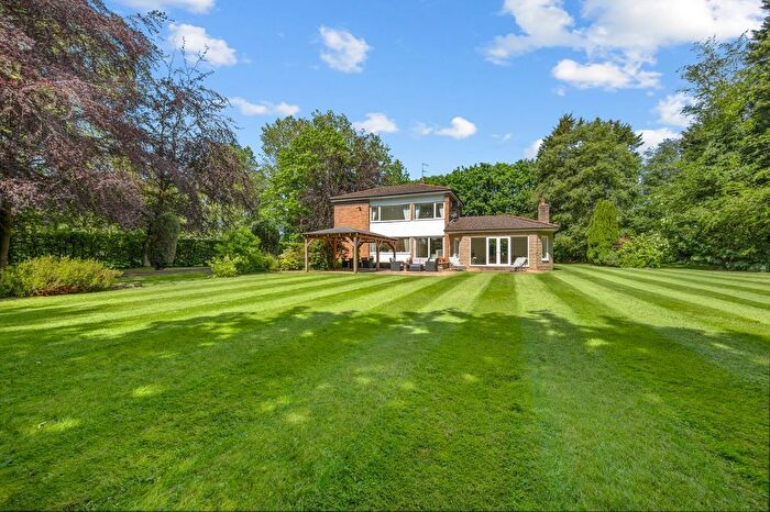 4 Bedroom Detached House For Sale In Wilmere Lane, Cheshire, Widnes, WA8