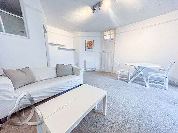 1 Bedroom Apartment To Rent In Grove End Road, NW8