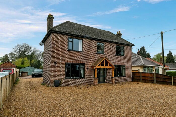 4 Bedroom Detached House For Sale In West Winch Road, West Winch, King's Lynn, Norfolk, PE33