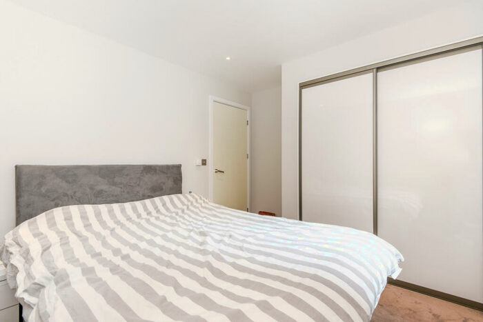 1 Bedroom Flat To Rent In Wharf Road, Islington, London, N1