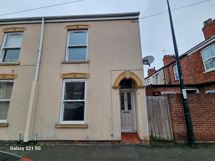 2 Bedroom Semi-Detached House To Rent In New Bridge Road, Hull, HU9