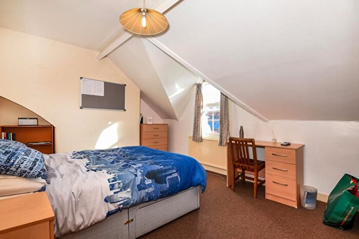 5 Bedroom Terraced House To Rent In Marston Street, Student Bedroom, OX4