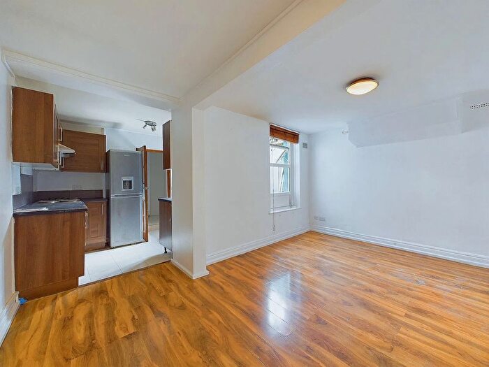 1 Bedroom Flat To Rent In Sackville Road, Hove, BN3