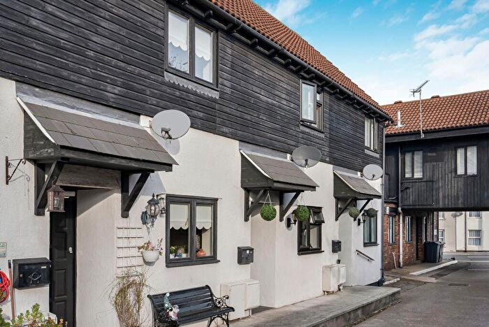 1 Bedroom Terraced House For Sale In Southgate Mews, Great Wakering, SS3