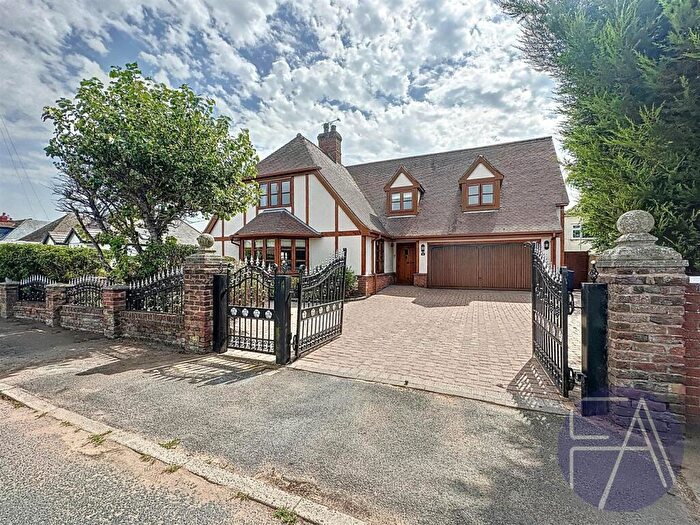 5 Bedroom Detached House To Rent In Moss Road, Southport, PR8