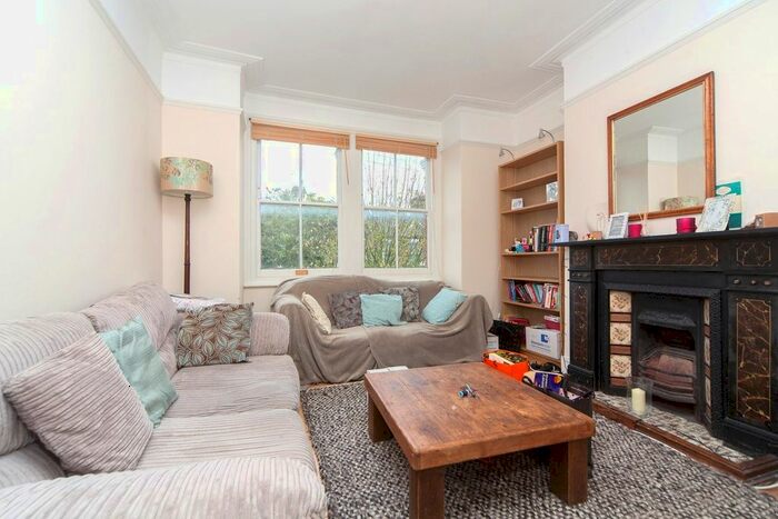 2 Bedroom Flat To Rent In Balfour Road, South Wimbledon, SW19