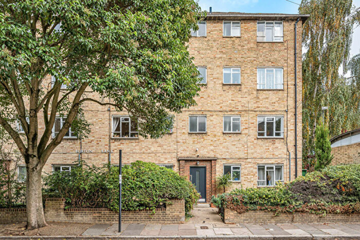 1 Bedroom Apartment For Sale In Burton Bank, Yeate Street, London, N1