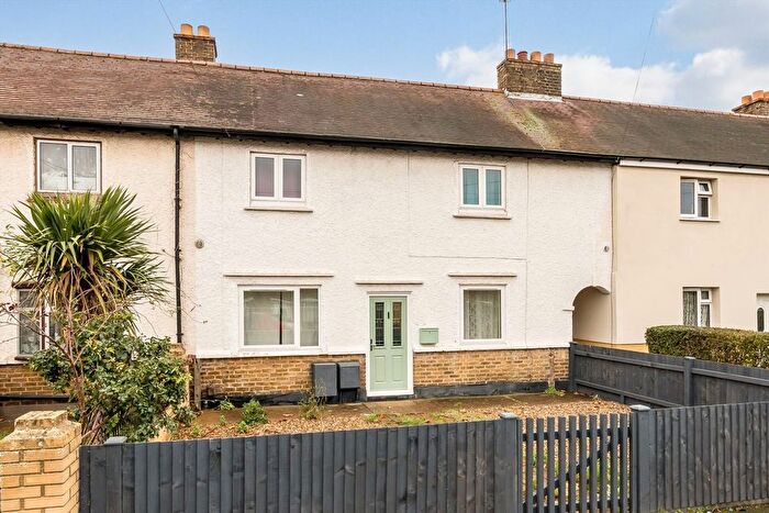 3 Bedroom Property For Sale In Worple Avenue, Old Isleworth, TW7