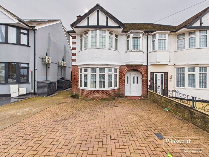 3 Bedroom Semi Detached House For Sale In Highfield Avenue, Kingsbury, London, NW9