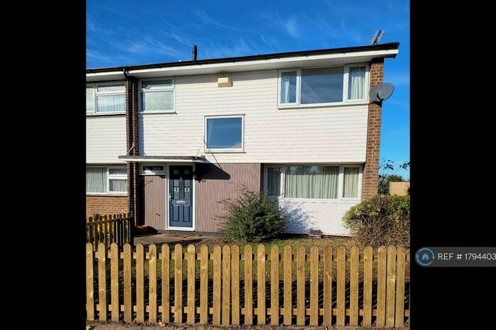 3 Bedroom End Of Terrace House To Rent In Hartley Close, Stoke Poges, Slough, SL3