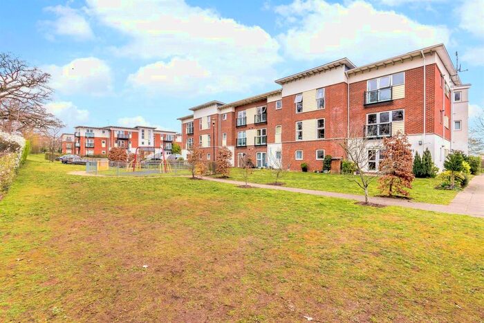 2 Bedroom Flat To Rent In Ash Court, Park View Road, Leatherhead, KT22