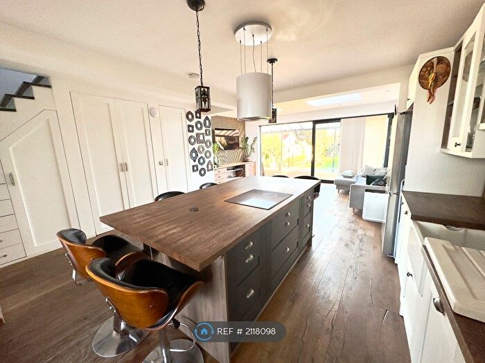 4 Bedroom Semi-Detached House To Rent In Lessness Avenue, Bexleyheath, DA7