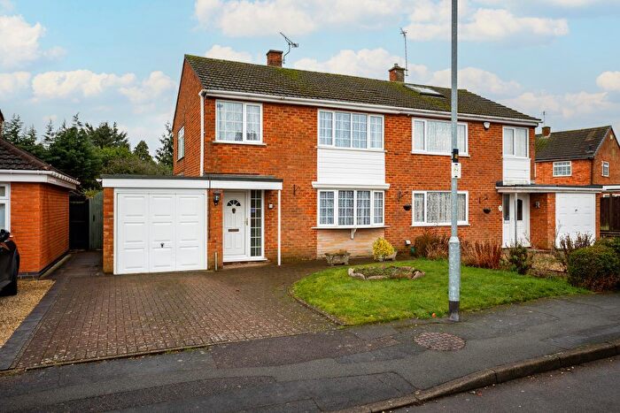 3 Bedroom Semi-Detached House For Sale In Worcester Avenue, Birstall, Leicester, LE4