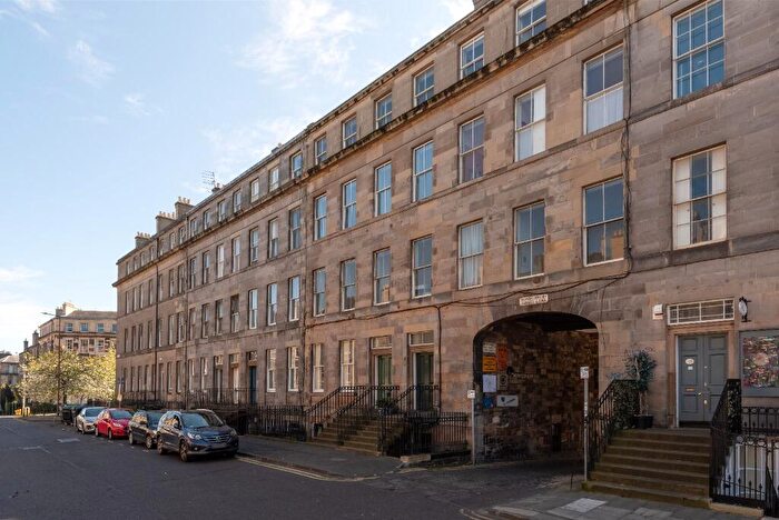 3 Bedroom Flat To Rent In Montgomery Street, Hillside, Edinburgh, EH7