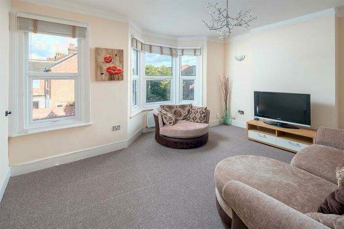 2 Bedroom Flat To Rent In Gloucester Road, London, N17