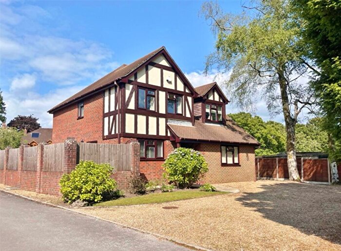 4 Bedroom Detached House For Sale In The Oaks, Verwood, Dorset, BH31