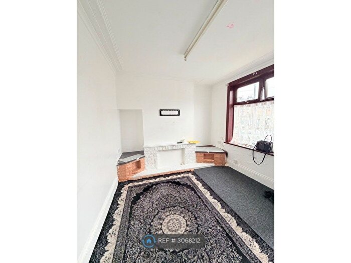 3 Bedroom Terraced House To Rent In Chelmsford Terrace, Bradford, BD3