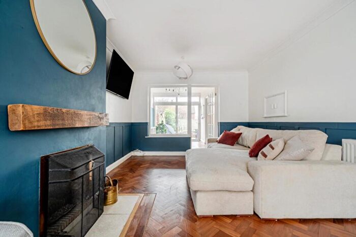 4 Bedroom Semi Detached House For Sale In Orchard Avenue, Aylesford, ME20