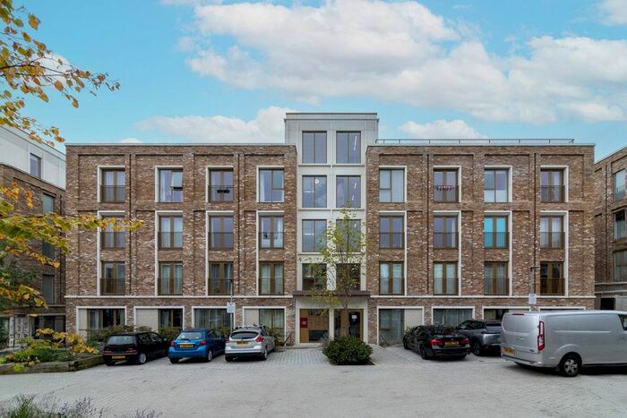 1 Bedroom Flat For Sale In Apple Tree Road, London, N17