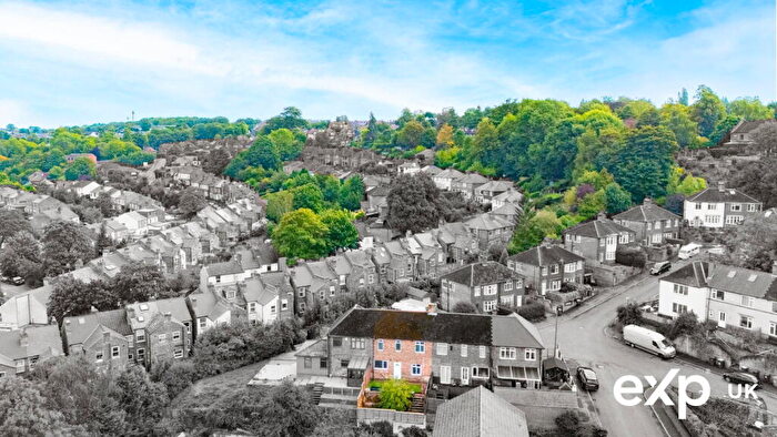 3 Bedroom Terraced House For Sale In Trelawn Close, Nottingham, NG5