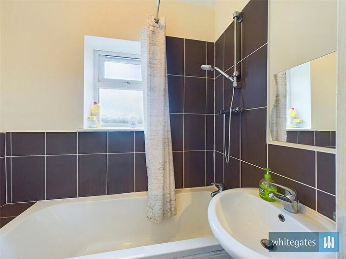 2 Bedroom Detached House To Rent In Gardiner Row, Bradford, West Yorkshire, BD4