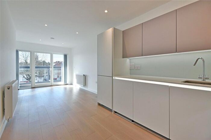 1 Bedroom Flat To Rent In Wilkinson Close, Cricklewood, NW2