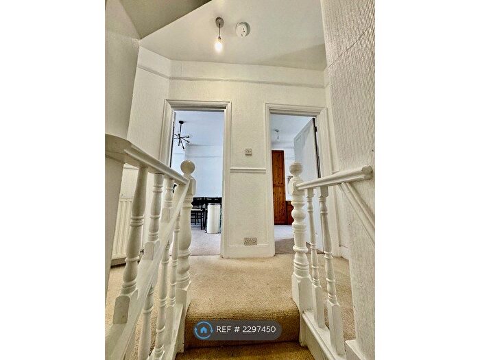 2 Bedroom Maisonette To Rent In Warwick Road, Sutton, SM1