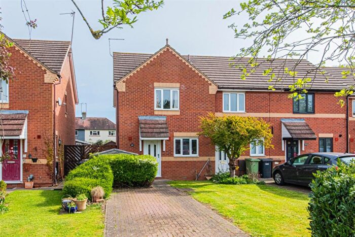 3 Bedroom Semi Detached House For Sale In Cromer Road, Finedon, Wellingborough, NN9