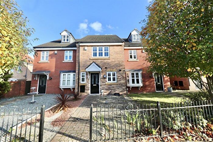 2 Bedroom Terraced House For Sale In Pools Brook Park, Kingswood, Hull, HU7