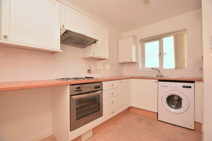2 Bedroom Flat To Rent In Speedwell Road, Bristol, BS15