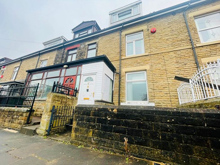 3 Bedroom Terraced House To Rent In Reginald Street, Bradford, BD5
