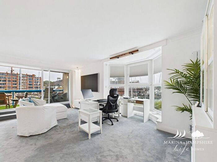 3 Bedroom Apartment For Sale In Oyster Quay, Port Solent, PO6