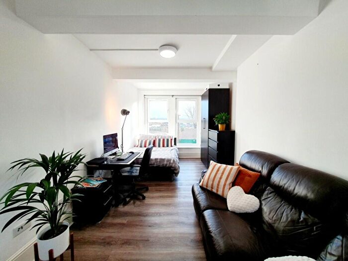 Studio To Rent In Woolwich Road, London, SE7