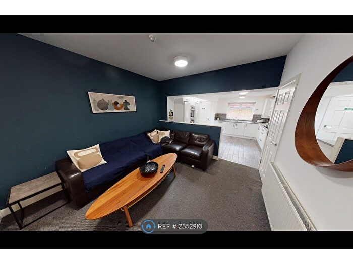 7 Bedroom Semi-Detached House To Rent In Maxton Road, Liverpool, L6