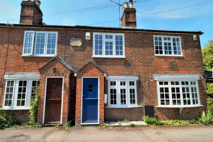 2 Bedroom House To Rent In London Road, Abridge, RM4